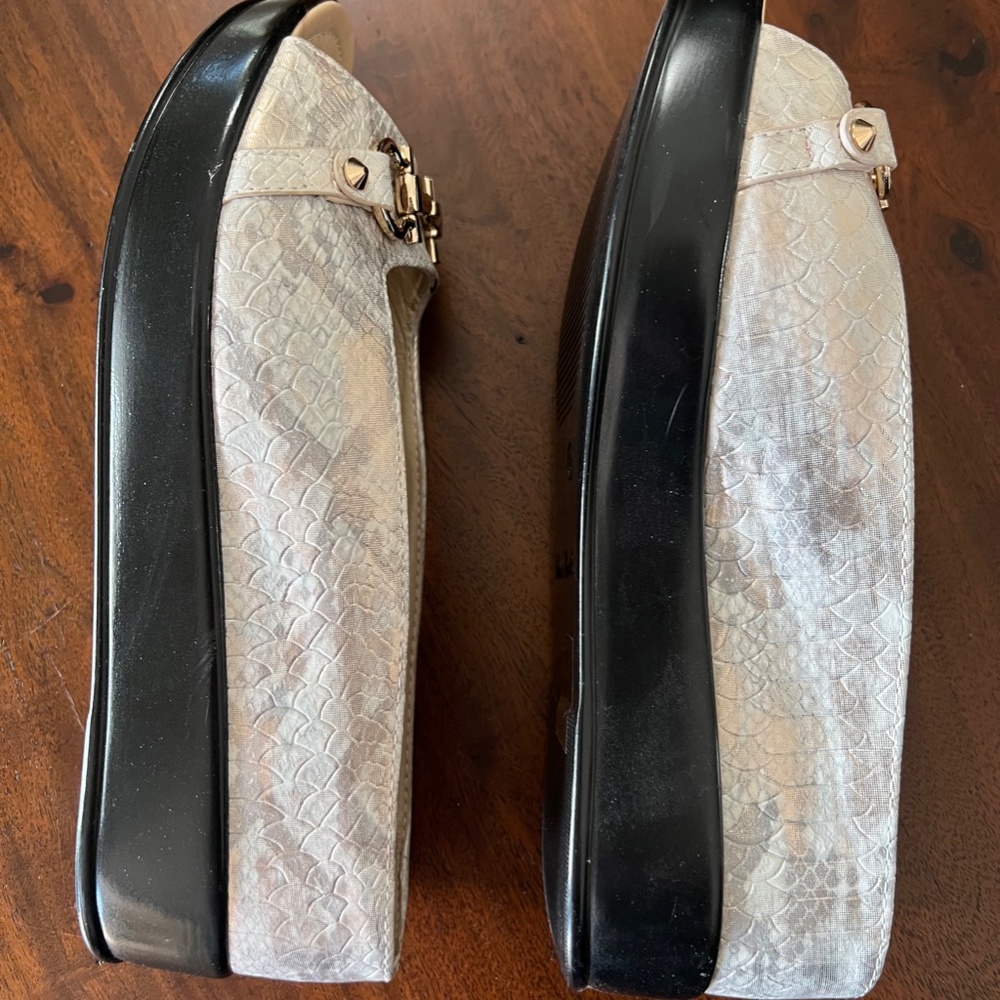 Helen's Heart Snake Print Size 10 Wedge Shoes NWOB - Picture 6 of 6
